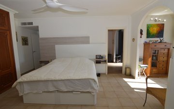 Property slide 10
