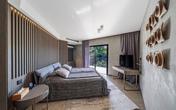 Property slide 46