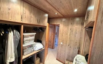 Property slide 32