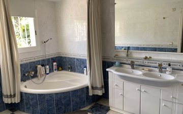 Property slide 17
