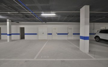 Property slide 32