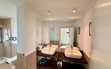 Slajd nieruchomości 24