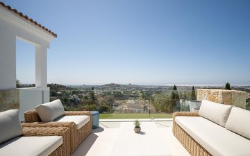 Property slide 32
