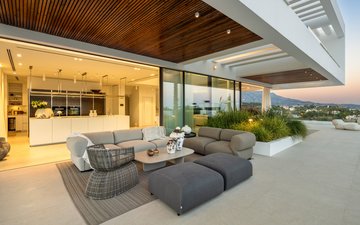 Slajd nieruchomości 35