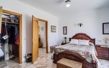 Property slide 25