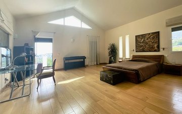 Property slide 16