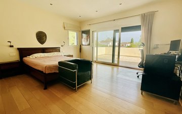 Property slide 25