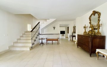 Property slide 30