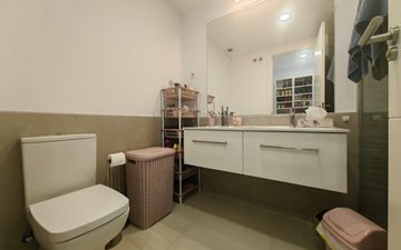 Property slide 21
