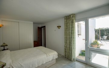 Property slide 18