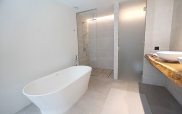 Property slide 18