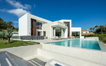 Property slide 32