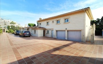 Property slide 22