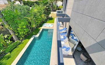 Property slide 44