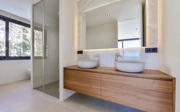 Property slide 24