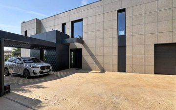 Property slide 46