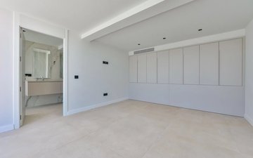 Property slide 40