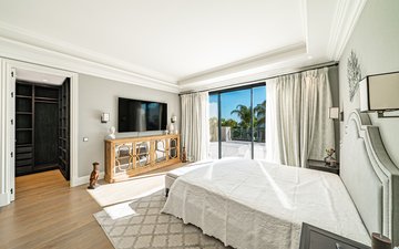 Property slide 44