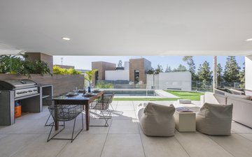 Property slide 19