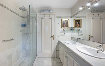 Property slide 32