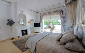 Property slide 17
