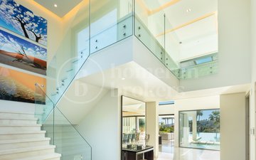 Property slide 32