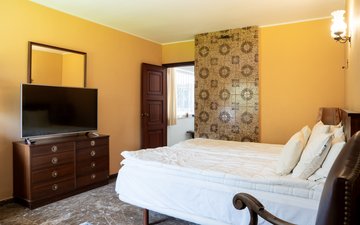 Property slide 10