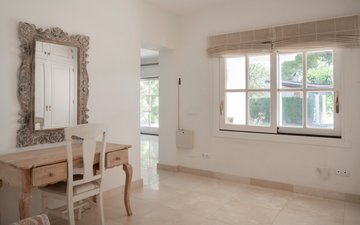 Property slide 10