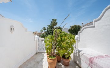 Property slide 21