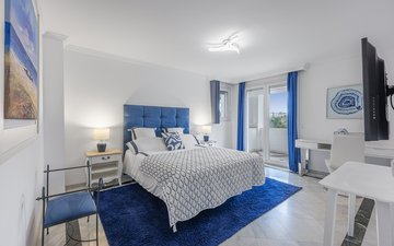 Property slide 25