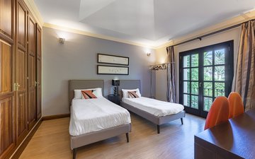 Property slide 25