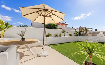 Property slide 44