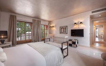Property slide 25