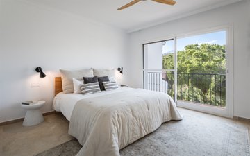 Property slide 32