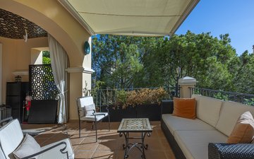 Property slide 32