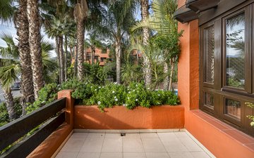 Property slide 25