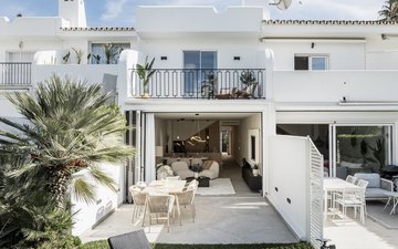 Property slide 32