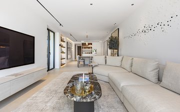 Property slide 32