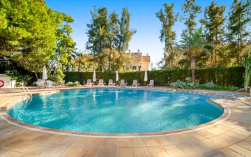 Property slide 18