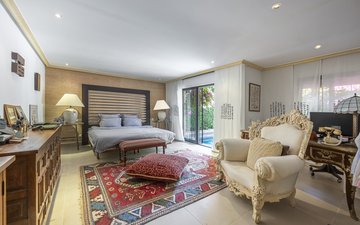 Property slide 19