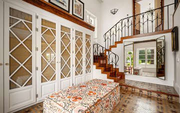 Property slide 32