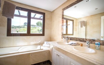 Property slide 32