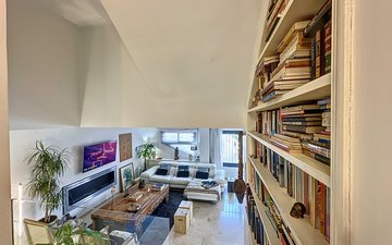 Property slide 10