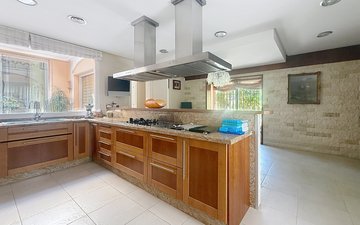 Property slide 10