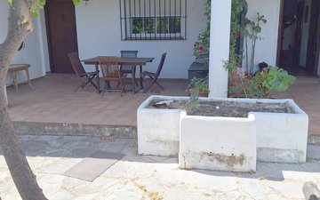 Property slide 32