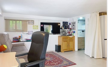 Property slide 39