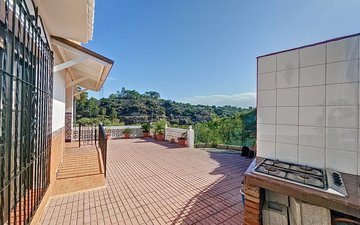 Property slide 21