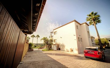Property slide 40