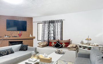 Property slide 10