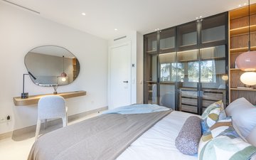 Property slide 32